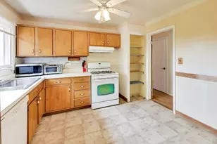 41 Redwood Trail, Wheeling, IL 60090 - Photo 10