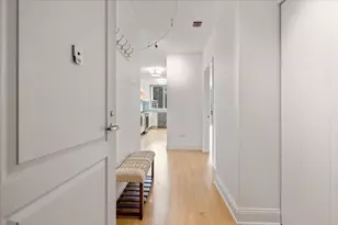 600 N Dearborn St, Chicago, IL 60654 - Photo 2