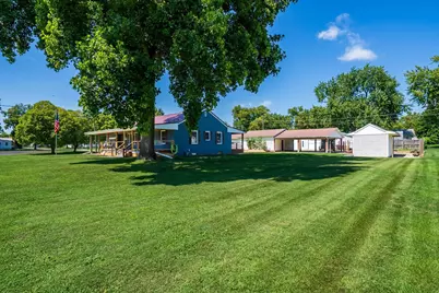 558 10th Street, Lincoln, IL 62656 - Photo 2