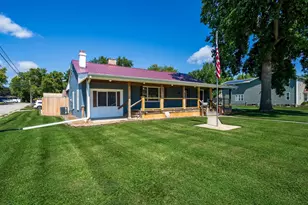 558 10th St, Lincoln, IL 62656 - Photo 30