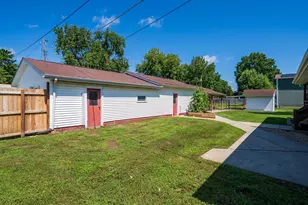 558 10th St, Lincoln, IL 62656 - Photo 34
