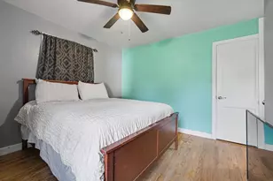558 10th St, Lincoln, IL 62656 - Photo 16