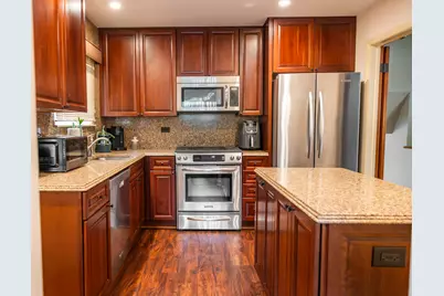400 S Mount Prospect Road, Mount Prospect, IL 60056 - Photo 2