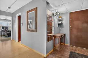 9332 Landings Ln, Des Plaines, IL 60016 - Photo 14
