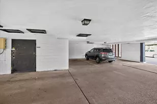 9332 Landings Ln, Des Plaines, IL 60016 - Photo 28