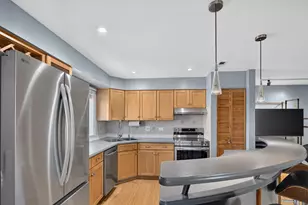 9332 Landings Ln, Des Plaines, IL 60016 - Photo 8