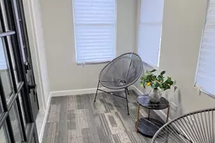 701 Hamilton Ave, Aurora, IL 60505 - Photo 10
