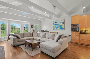 1619 W Hollywood Ave, Chicago, IL 60660 - Photo 2