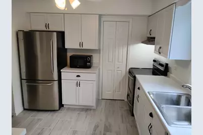 218 Brookside Lane #B, Willowbrook, IL 60527 - Photo 8