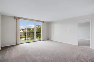 111 Acacia Dr, Indian Head Park, IL 60525 - Photo 8