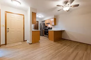 2516 Red Oak Trail, Crest Hill, IL 60403 - Photo 6
