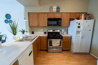 4489 W Brownstone Way #4489, Waukegan, IL 60085 - Photo 6