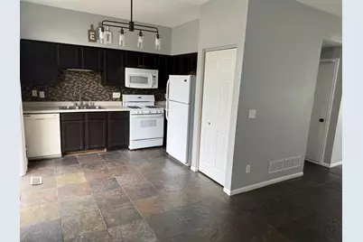 384 Reston Circle, Romeoville, IL 60446 - Photo 8