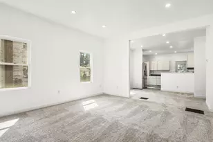 655 W Clark St, Freeport, IL 61032 - Photo 6