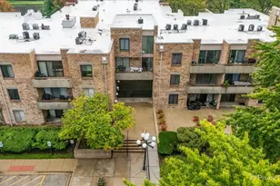 1912 Prairie Square, Schaumburg, IL 60173 - Photo 24