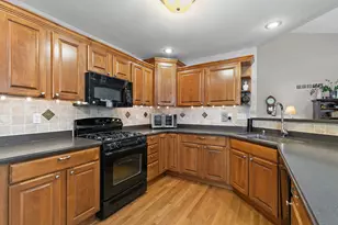 1426 Beach Ln, Sycamore, IL 60178 - Photo 10