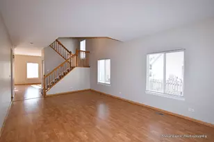 2824 Wheatland Ct, Naperville, IL 60564 - Photo 2