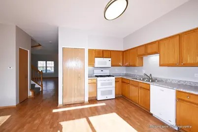 2824 Wheatland Court, Naperville, IL 60564 - Photo 4
