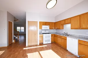2824 Wheatland Ct, Naperville, IL 60564 - Photo 4