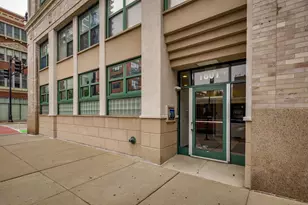 1801 S Michigan Ave, Chicago, IL 60616 - Photo 2