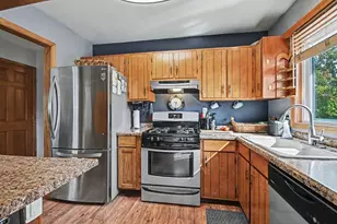 136 Augusta Rd, Oswego, IL 60543 - Photo 8