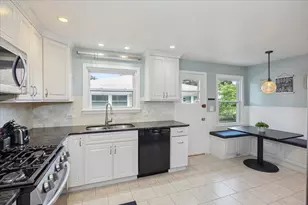 7624 Kilbourn Ave, Skokie, IL 60076 - Photo 8
