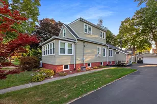 141 N Cedar St, Palatine, IL 60067 - Photo 2