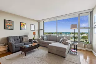 3200 N Lake Shore Dr, Chicago, IL 60657 - Photo 8