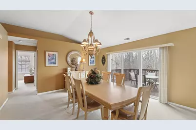 628 King Court #628, East Dundee, IL 60118 - Photo 6