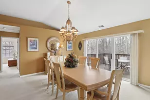 628 King Ct, East Dundee, IL 60118 - Photo 6