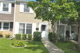 2110 Stanley Ct, Schaumburg, IL 60194 - Photo 1