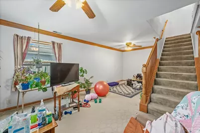 122 S Edison Avenue, Elgin, IL 60123 - Photo 10