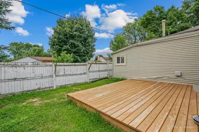 122 S Edison Avenue, Elgin, IL 60123 - Photo 22
