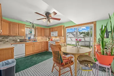 122 S Edison Avenue, Elgin, IL 60123 - Photo 4