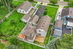 122 S Edison Ave, Elgin, IL 60123 - Photo 34