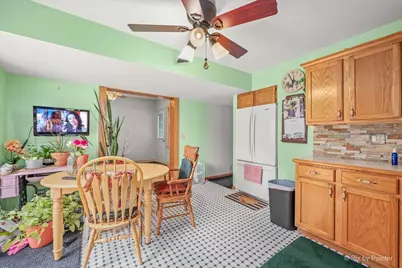 122 S Edison Avenue, Elgin, IL 60123 - Photo 6