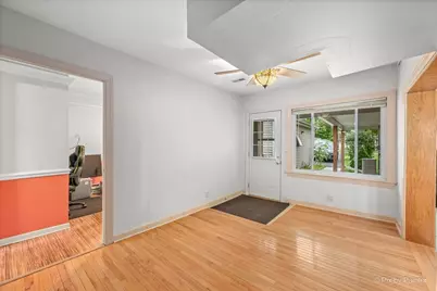 122 S Edison Avenue, Elgin, IL 60123 - Photo 8