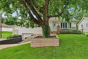49 Colorado Dr, Decatur, IL 62526 - Photo 2