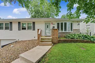49 Colorado Dr, Decatur, IL 62526 - Photo 4