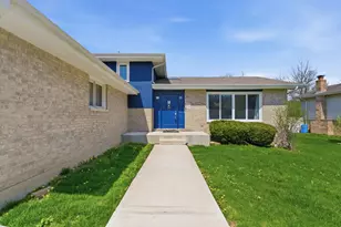 3494 Fairway Dr, Crete, IL 60417 - Photo 2