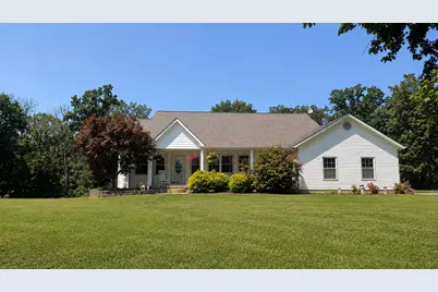 18205 Irvington Road, Centralia, IL 62801 - Photo 2