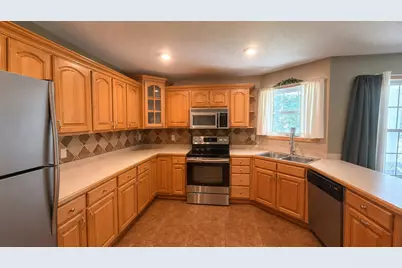 18205 Irvington Road, Centralia, IL 62801 - Photo 4