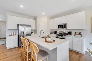3853 Meadowridge Dr, Woodstock, IL 60098 - Photo 8