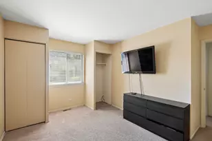 1391 Stratford Dr, Gurnee, IL 60031 - Photo 16