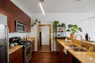 757 N Orleans St, Chicago, IL 60654 - Photo 10