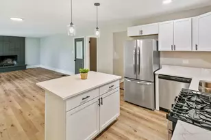 936 E 170th St, South Holland, IL 60473 - Photo 8