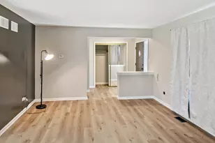 936 E 170th St, South Holland, IL 60473 - Photo 6