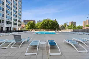 4250 N Marine Dr, Chicago, IL 60613 - Photo 18