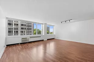 4250 N Marine Dr, Chicago, IL 60613 - Photo 4