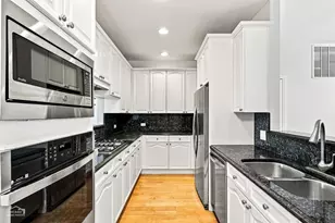 7768 N Sheridan Rd, Chicago, IL 60626 - Photo 6